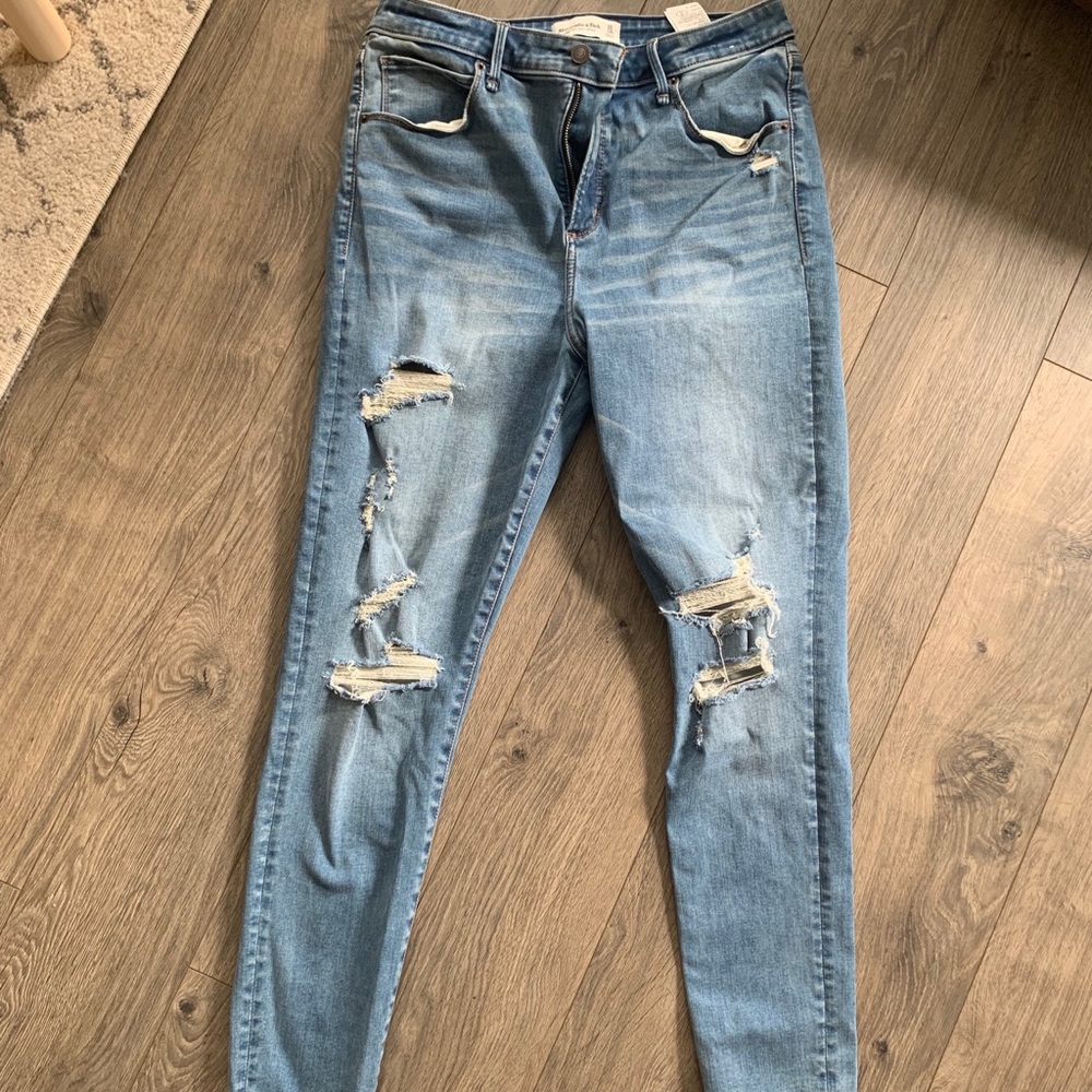 New without tags Abercrombie & Fitch jeans size 14